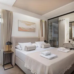 Luxury Le Prestige Few Minutes From Split's Iconic Waterfront Maison d'hôtes